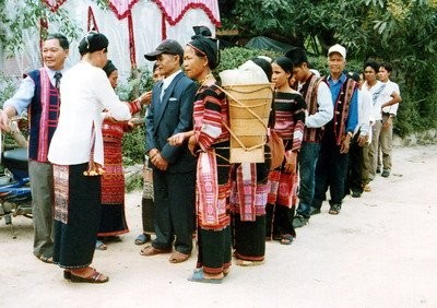 Wedding rituals of the Bana - ảnh 1